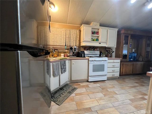 518 S Sullivan 80, Santa Ana, CA 92704