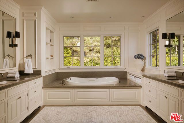 456 N Bundy Drive, Los Angeles, CA 90049