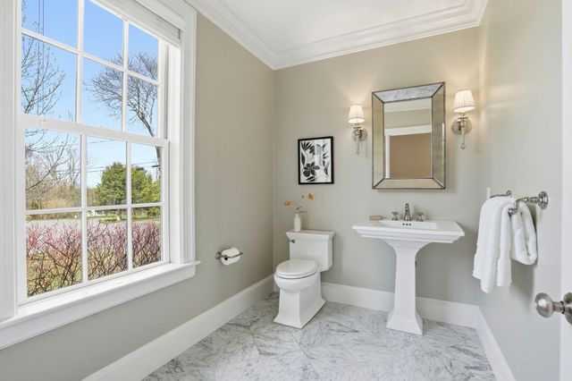 21 Chadbourne Road, Lexington, MA 02421