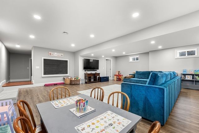 21 Chadbourne Road, Lexington, MA 02421