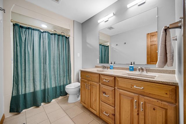 241 Brandt Place, Hobart, IN 46342