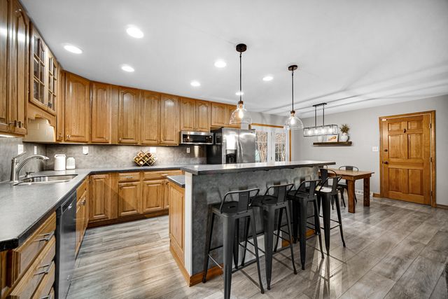 241 Brandt Place, Hobart, IN 46342