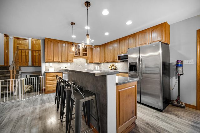 241 Brandt Place, Hobart, IN 46342