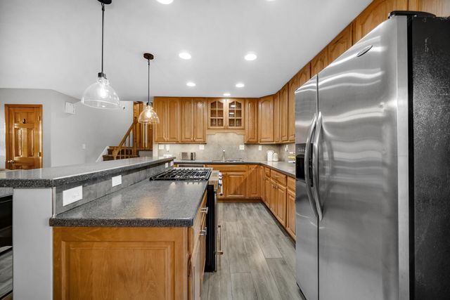 241 Brandt Place, Hobart, IN 46342