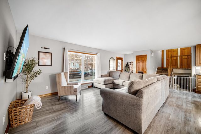 241 Brandt Place, Hobart, IN 46342