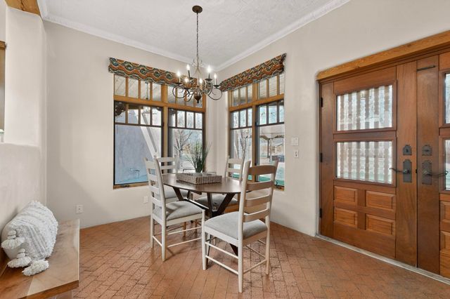 1125 Lanes End NW, Albuquerque, NM 87114