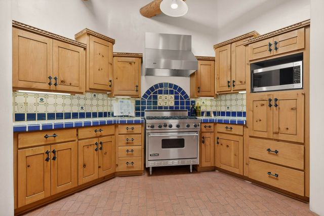 1125 Lanes End NW, Albuquerque, NM 87114