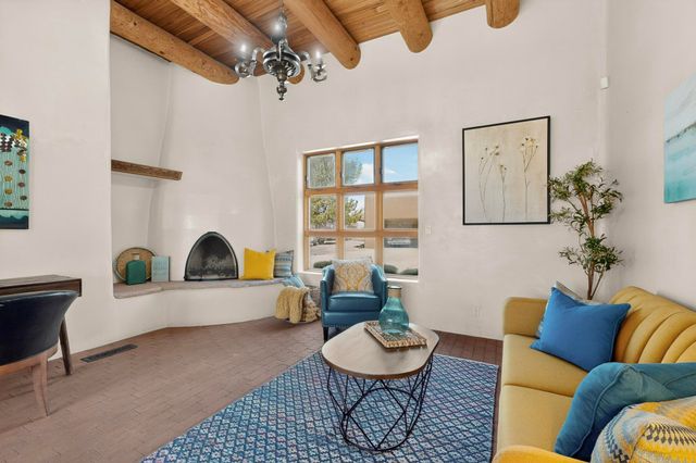 1125 Lanes End NW, Albuquerque, NM 87114