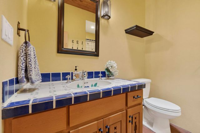 1125 Lanes End NW, Albuquerque, NM 87114