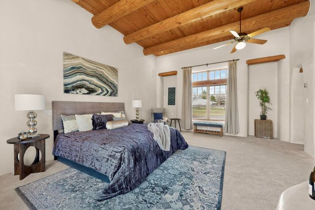 1125 Lanes End NW, Albuquerque, NM 87114