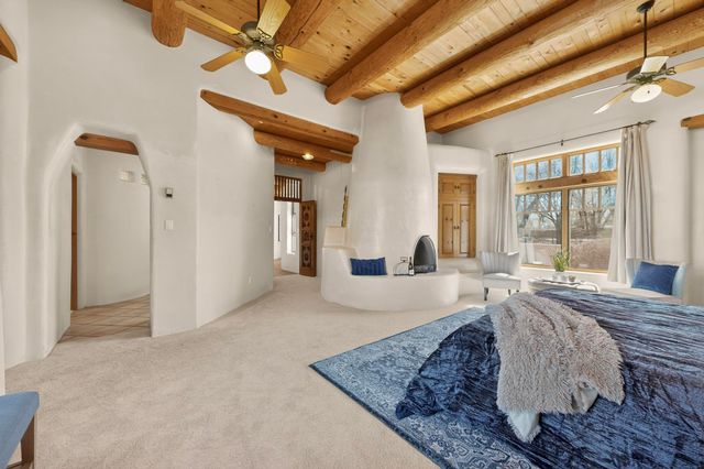 1125 Lanes End NW, Albuquerque, NM 87114