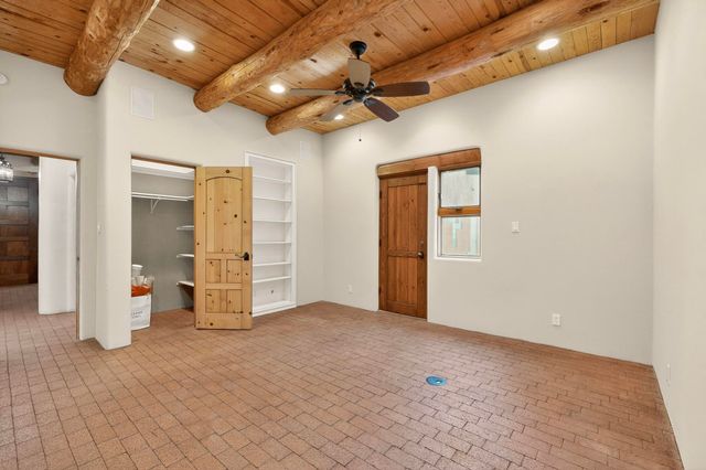 1125 Lanes End NW, Albuquerque, NM 87114