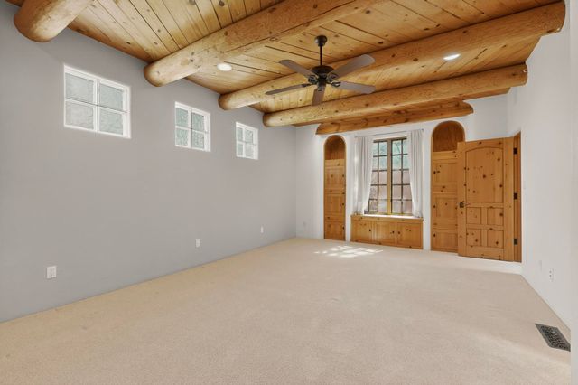 1125 Lanes End NW, Albuquerque, NM 87114