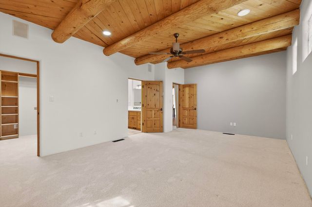 1125 Lanes End NW, Albuquerque, NM 87114