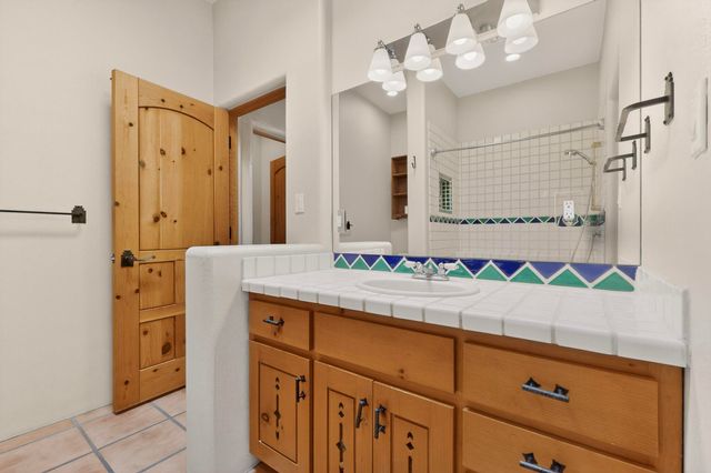 1125 Lanes End NW, Albuquerque, NM 87114