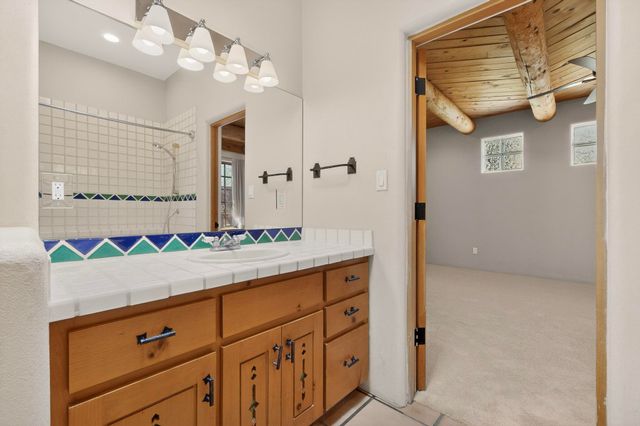 1125 Lanes End NW, Albuquerque, NM 87114