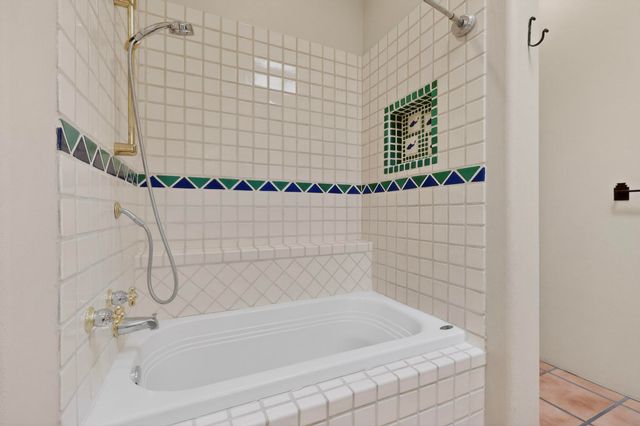 1125 Lanes End NW, Albuquerque, NM 87114