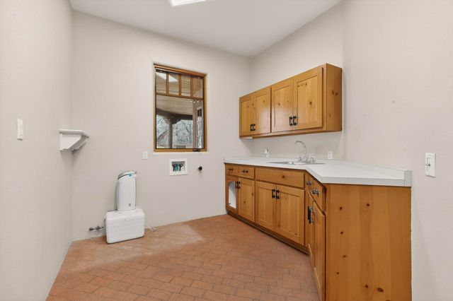 1125 Lanes End NW, Albuquerque, NM 87114