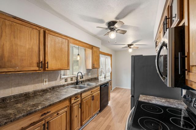 4270 E HILLCREST DR, Columbia, MO 65202
