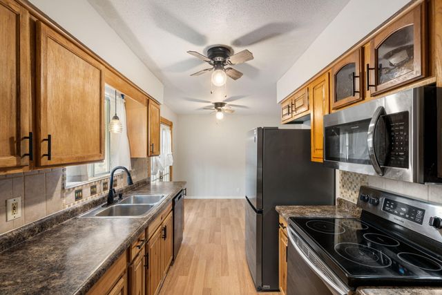 4270 E HILLCREST DR, Columbia, MO 65202