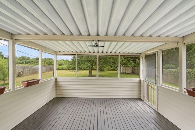 4270 E HILLCREST DR, Columbia, MO 65202