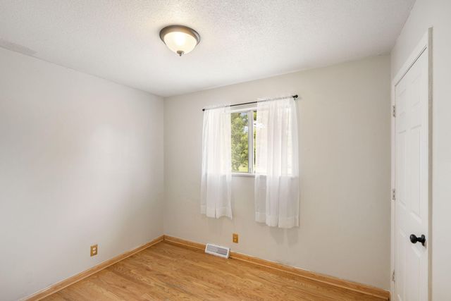 4270 E HILLCREST DR, Columbia, MO 65202
