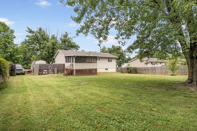 4270 E HILLCREST DR, Columbia, MO 65202
