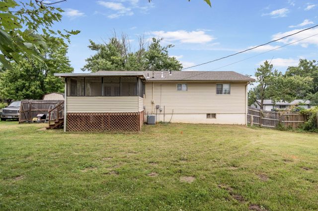 4270 E HILLCREST DR, Columbia, MO 65202