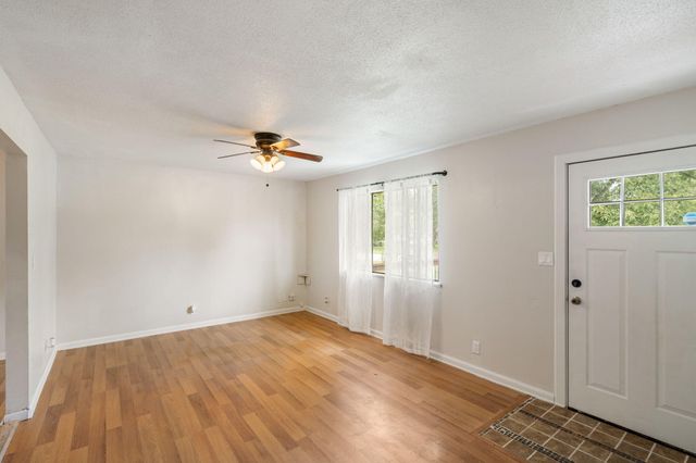 4270 E HILLCREST DR, Columbia, MO 65202