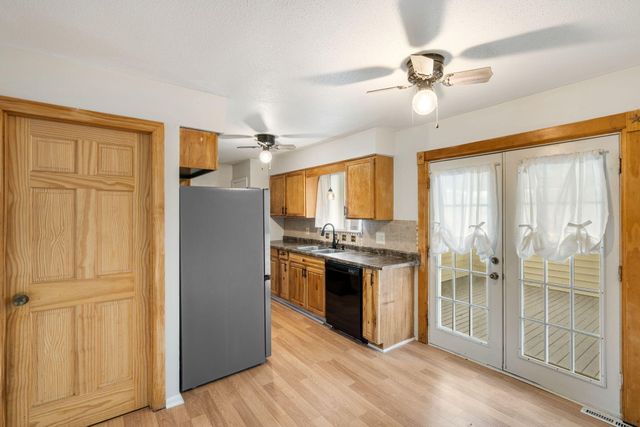 4270 E HILLCREST DR, Columbia, MO 65202