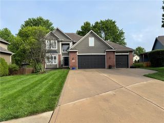 2508 SW Blazing Star Place, Lee's Summit, MO 64081