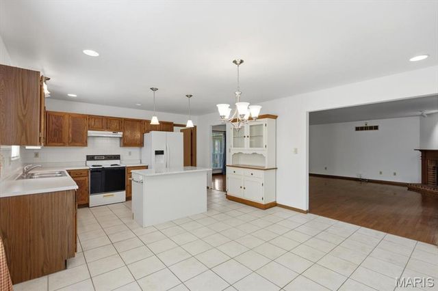 12939 Broadridge Lane, Black Jack, MO 63033