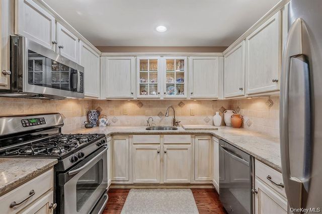 1130 Savoy Drive, Melville, NY 11747