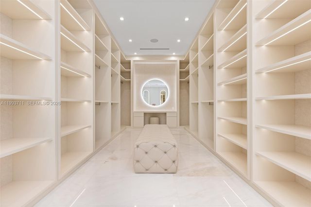 2560 Del Lago Drive, Fort Lauderdale, FL 33316