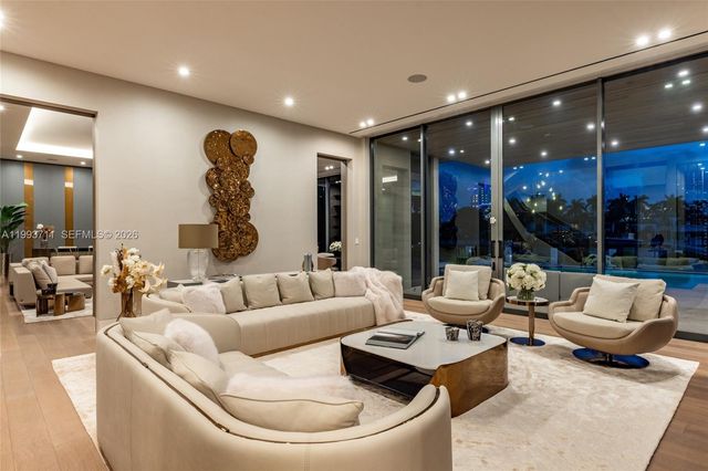 2560 Del Lago Drive, Fort Lauderdale, FL 33316