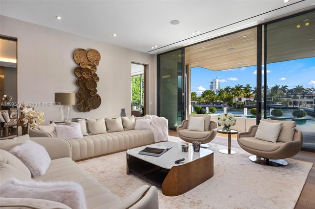 2560 Del Lago Drive, Fort Lauderdale, FL 33316