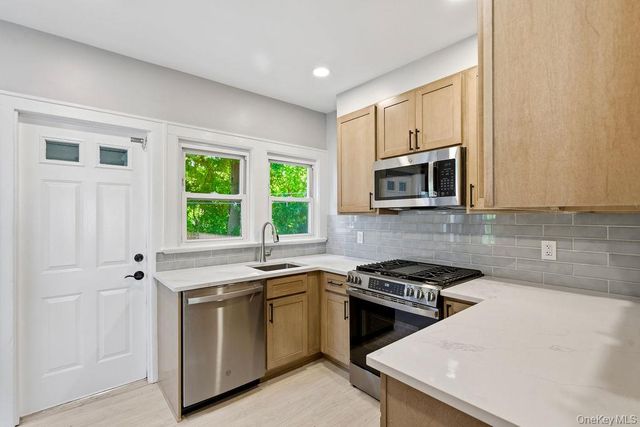 526 Carroll Avenue, Mamaroneck, NY 10543