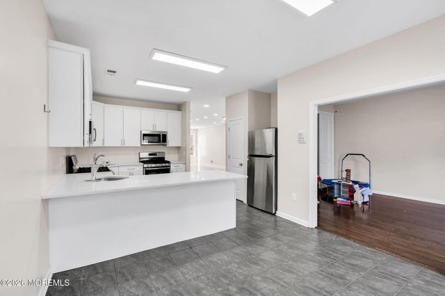 21 Prague Place, Lakewood, NJ 08701