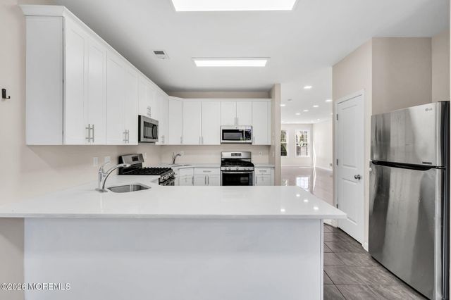 21 Prague Place, Lakewood, NJ 08701