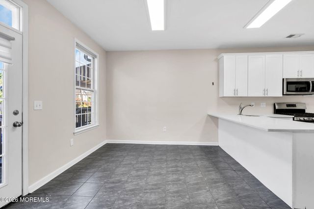 21 Prague Place, Lakewood, NJ 08701