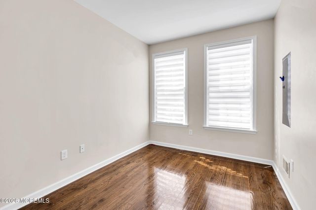 21 Prague Place, Lakewood, NJ 08701