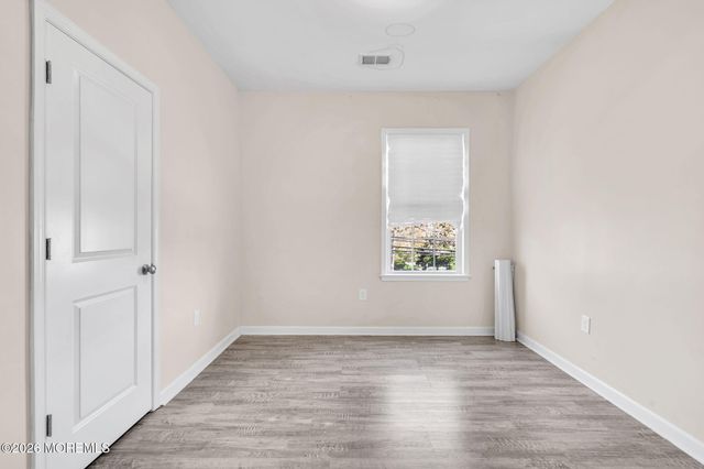 21 Prague Place, Lakewood, NJ 08701