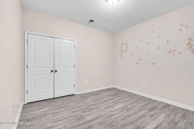 21 Prague Place, Lakewood, NJ 08701