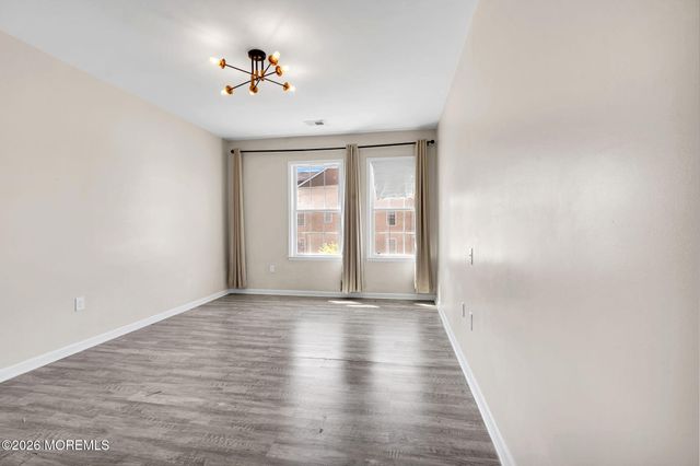 21 Prague Place, Lakewood, NJ 08701