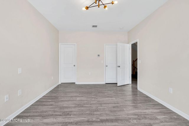 21 Prague Place, Lakewood, NJ 08701