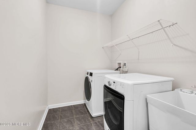 21 Prague Place, Lakewood, NJ 08701