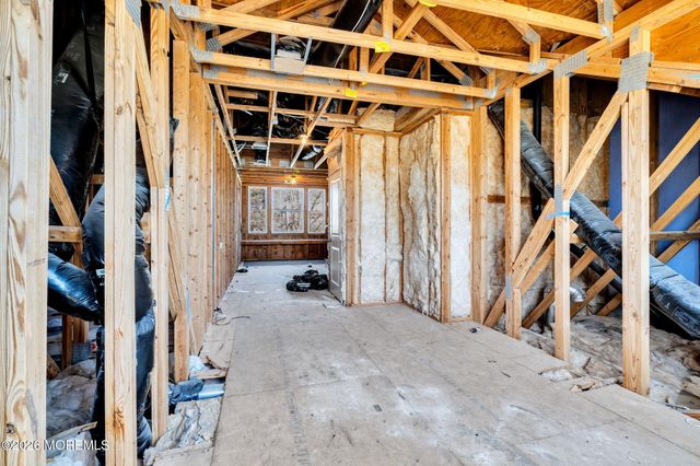 21 Prague Place, Lakewood, NJ 08701