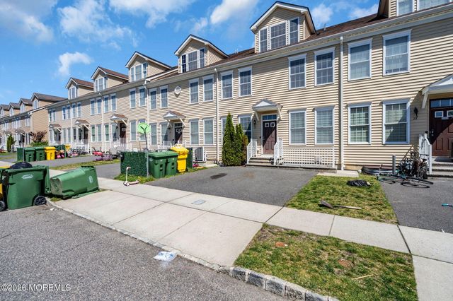 21 Prague Place, Lakewood, NJ 08701