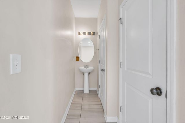 21 Prague Place, Lakewood, NJ 08701