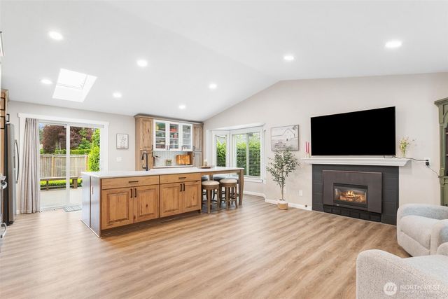 21910 SE 239th Street, Maple Valley, WA 98038
